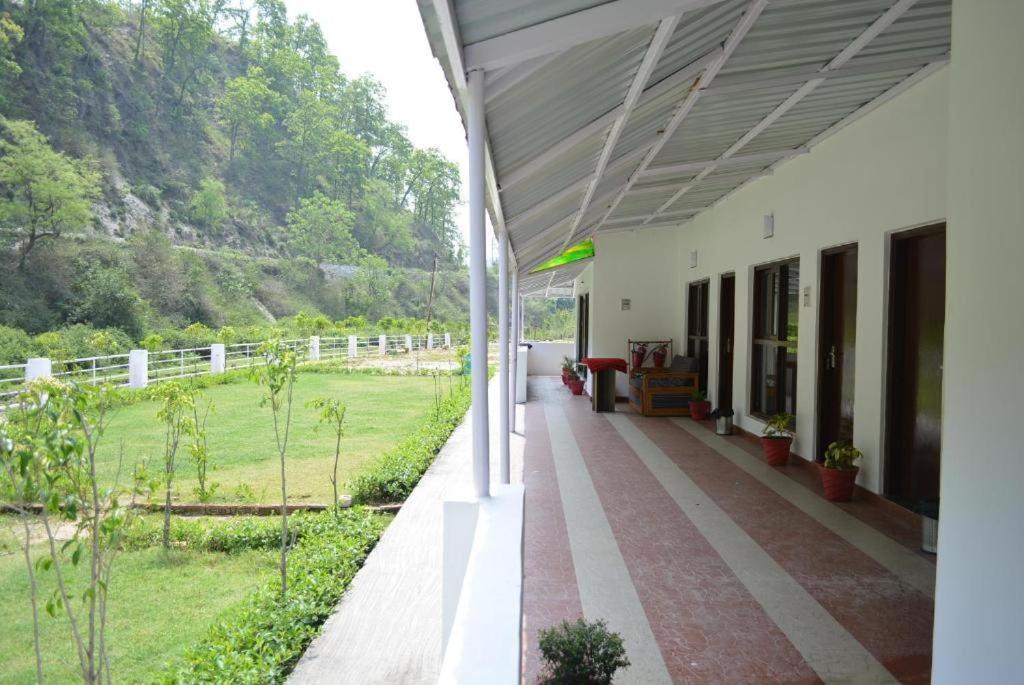 Riverside Resort Lansdowne Exterior photo